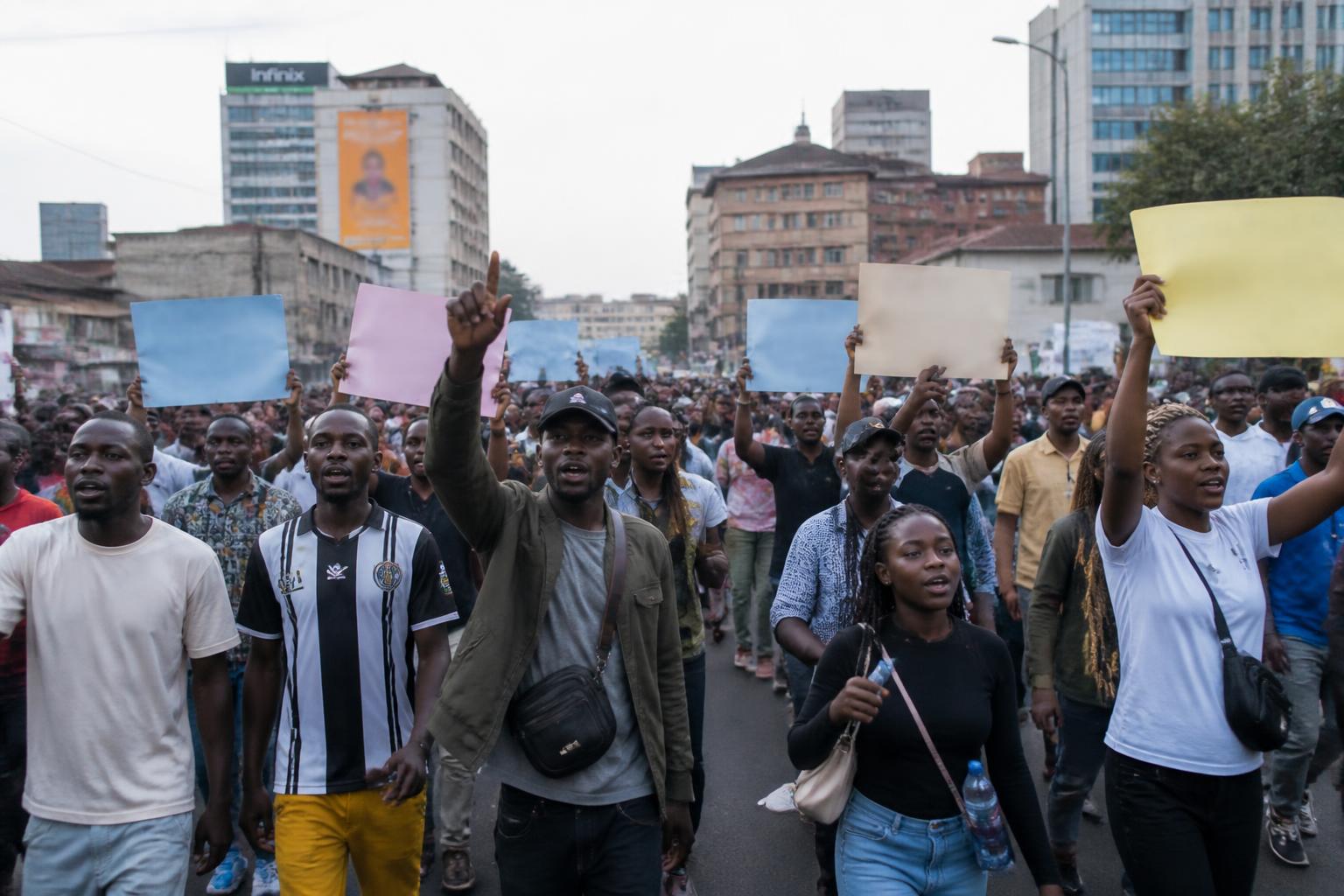 découvrez la vérité sur les manifestations en république démocratique du congo : les manifestants ne demandent pas le départ du président félix tshisekedi.
