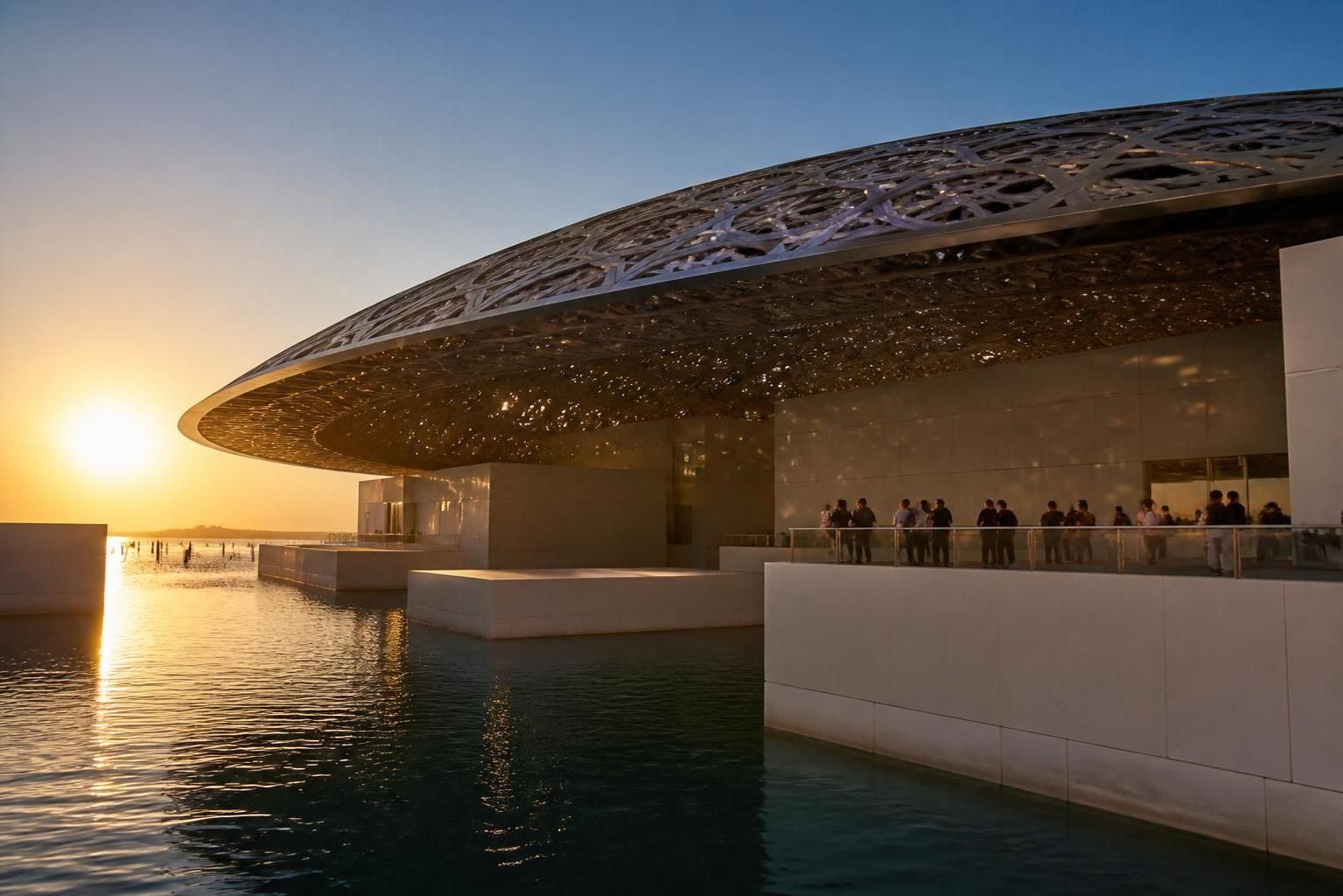 explorez les plus belles photos du louvre abu dhabi et plongez dans une expérience de visite inoubliable au cœur de l'art et de la culture.