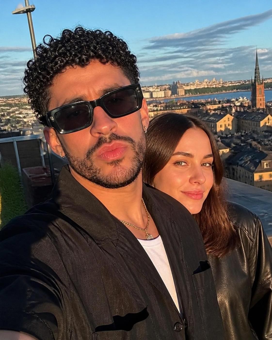 Bad Bunny en amour : Découvrez Gabriela Berlingeri, la femme qui fait chavirer le cœur de la superstar 7 plongez dans l'univers amoureux de bad bunny et découvrez gabriela berlingeri, la femme qui fait battre le cœur de la superstar latine.