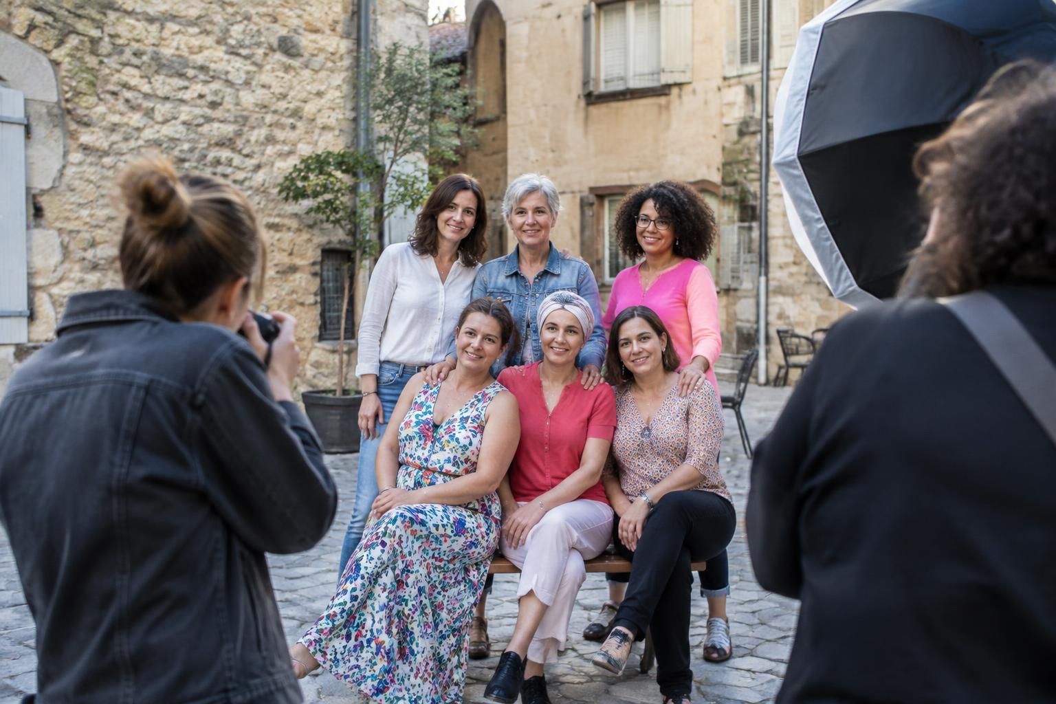 « Venez comme vous êtes » : en Tarn-et-Garonne, des photographes se mobilisent contre le cancer du sein 1 en tarn-et-garonne, des photographes lancent « venez comme vous êtes », une initiative pour sensibiliser au cancer du sein et mettre les femmes à l’honneur.